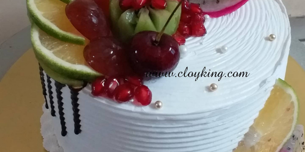 Exotic fresh fruit cake