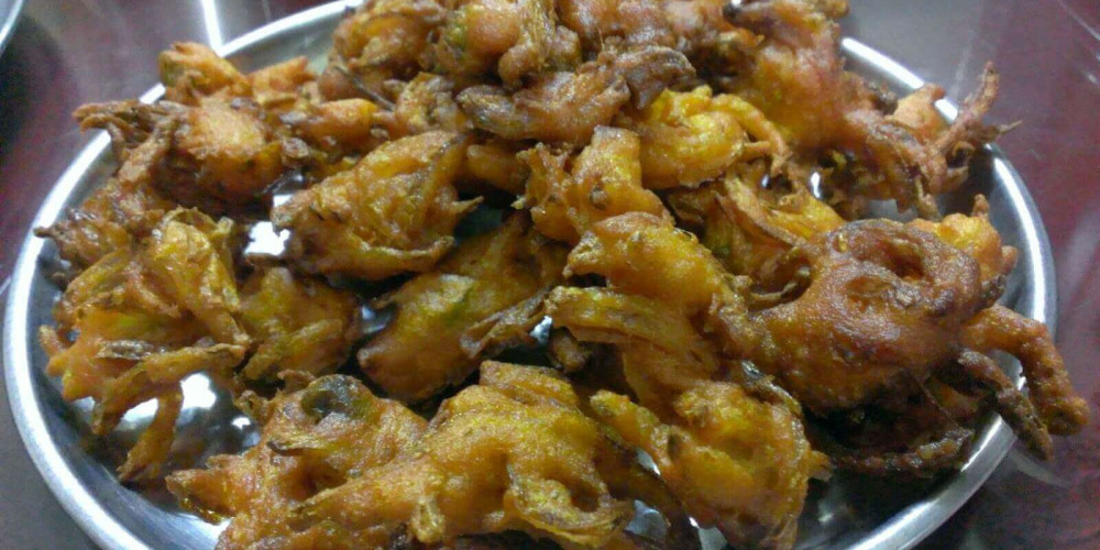 Onion Bhaji (Kanda Bhaji)