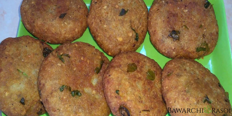 Phalahari Kaccha Kela Aloo Tikki