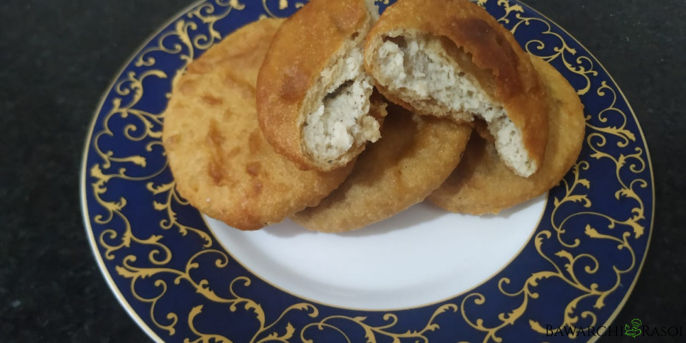 Urad Dal Pooris