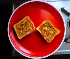 Omelette in the Hole Recipe | Bawarchi Rasoi