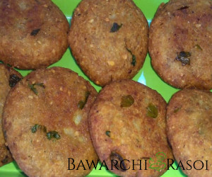 Phalahari Kaccha Kela Aloo Tikki