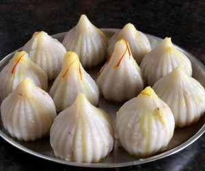 Steamed Modak (Ukadi Che Modak)
